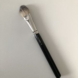 MAC Brush #190 - foundation brush